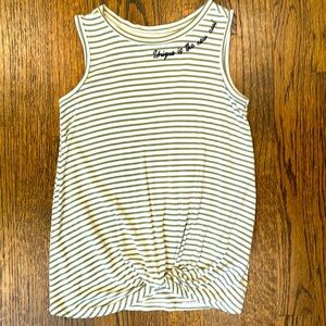 3/$15 💟 Girls Shirt Size XS(4-5)